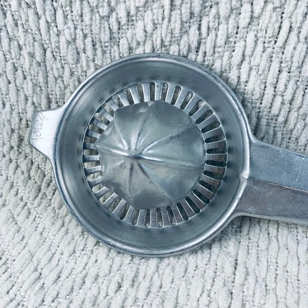 Foley Hand Juicer Unisex OS Silver Vintage Aluminum Manual‎ Citrus Reamer Tool